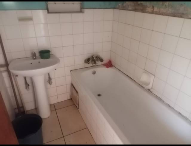 2.5 BEDROOM APARTMENT FOR SALE IN SUNNYSIDE
